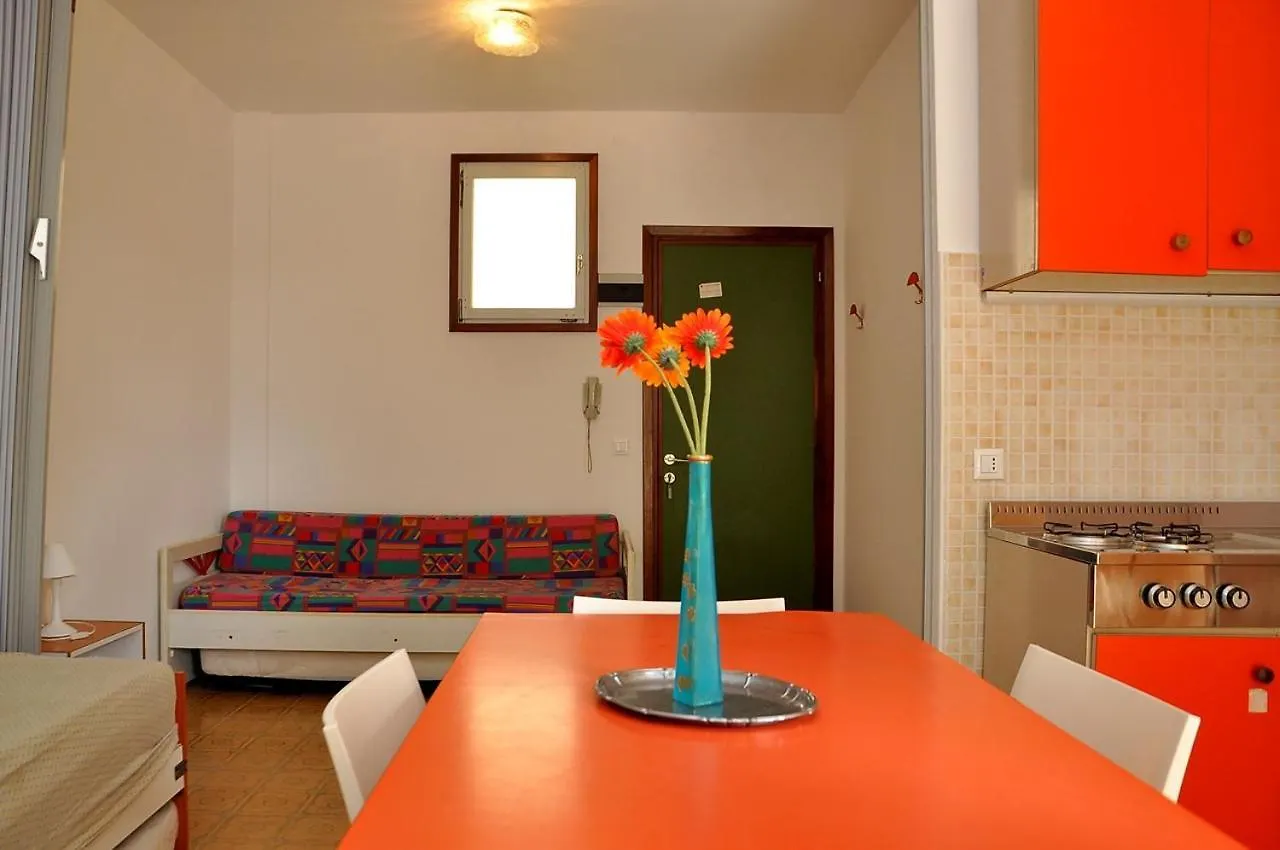 Wonderful Studio Apartment With Terrace Bibione 0*,