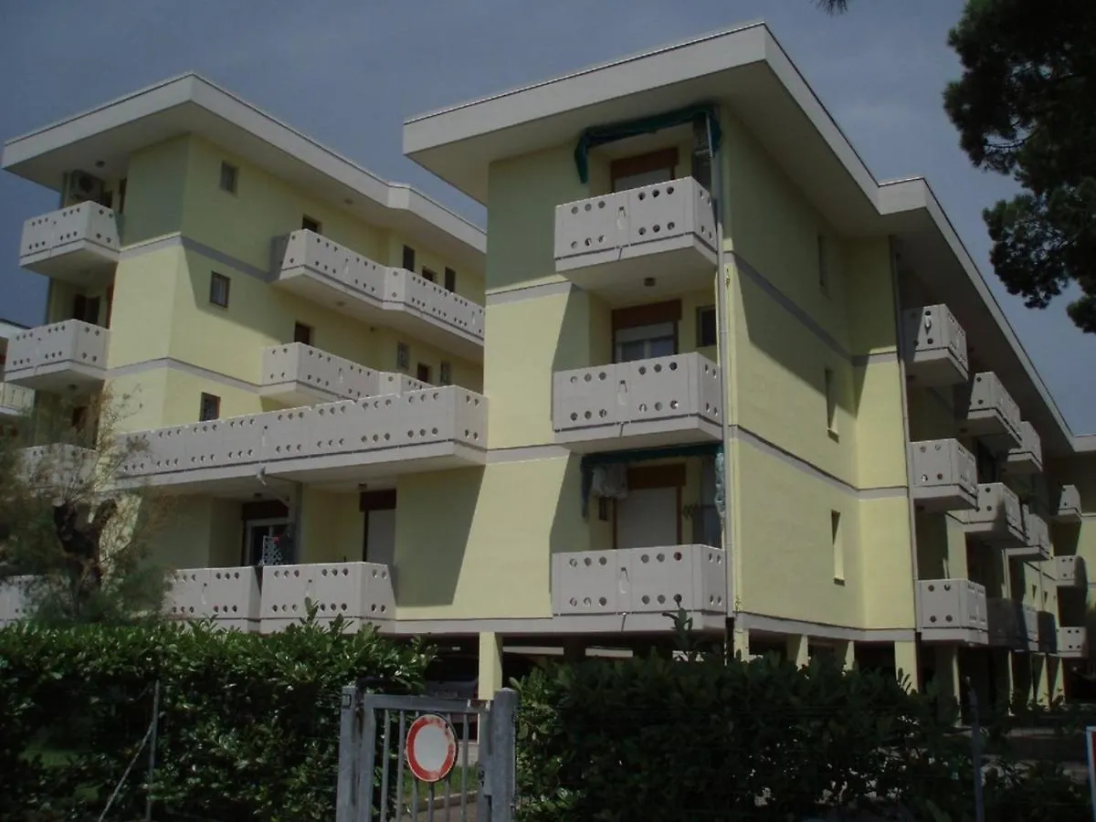 Wonderful Studio Apartment With Terrace Bibione
